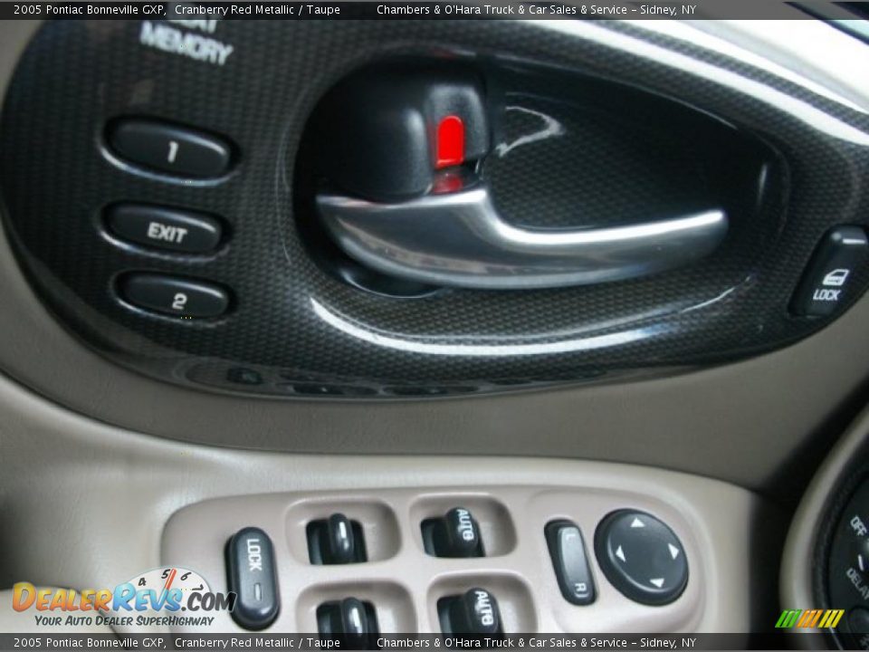 2005 Pontiac Bonneville GXP Cranberry Red Metallic / Taupe Photo #8