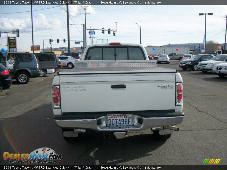 1998 Toyota Tacoma V6 TRD Extended Cab 4x4 White / Gray Photo #6