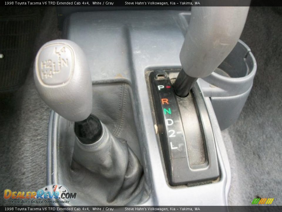 1998 Toyota Tacoma V6 TRD Extended Cab 4x4 Shifter Photo #23