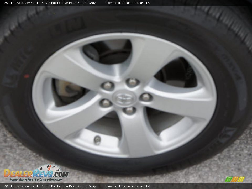 2011 Toyota Sienna LE Wheel Photo #7