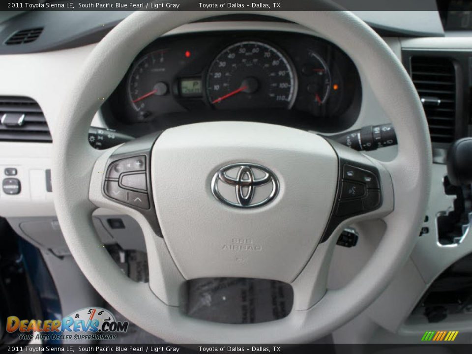2011 Toyota Sienna LE South Pacific Blue Pearl / Light Gray Photo #13