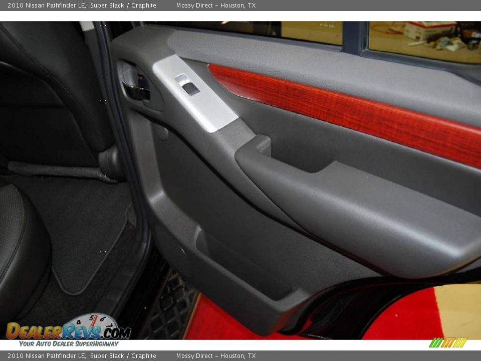 2010 Nissan Pathfinder LE Super Black / Graphite Photo #18
