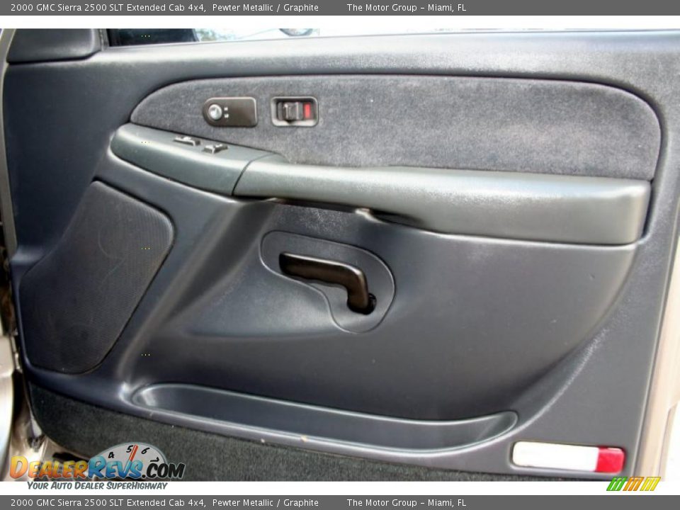 Door Panel of 2000 GMC Sierra 2500 SLT Extended Cab 4x4 Photo #36