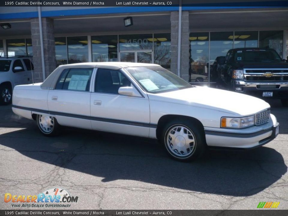 1995 Cadillac DeVille Concours White Diamond / Mocha Photo #1