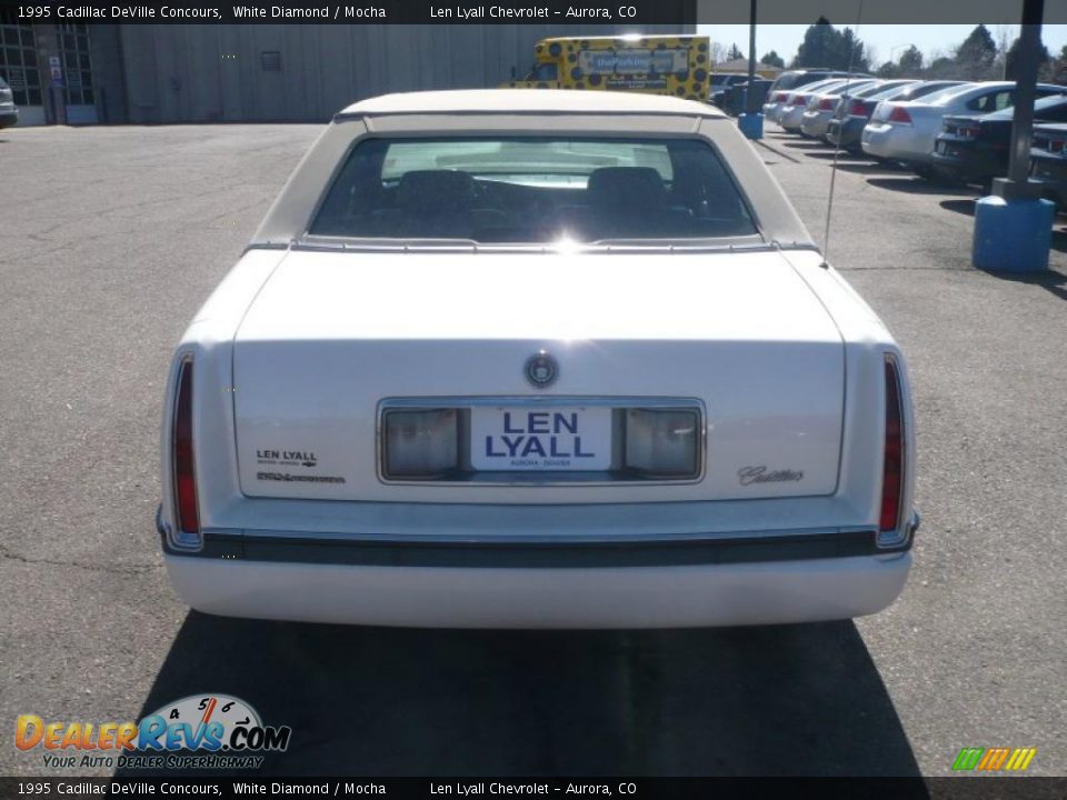 1995 Cadillac DeVille Concours White Diamond / Mocha Photo #5