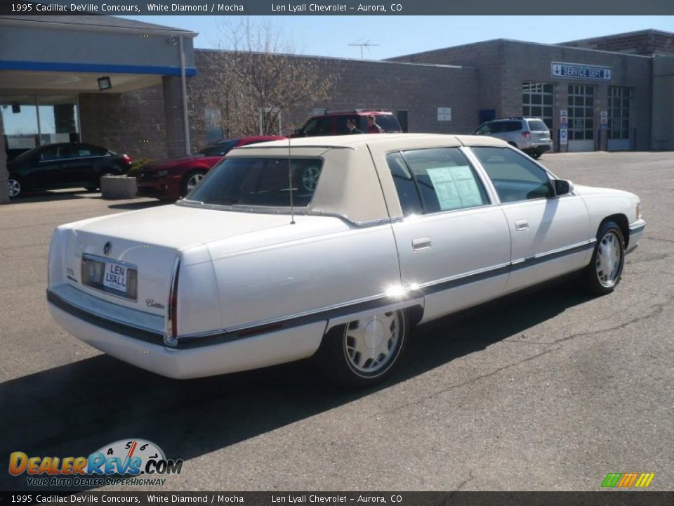 1995 Cadillac DeVille Concours White Diamond / Mocha Photo #6