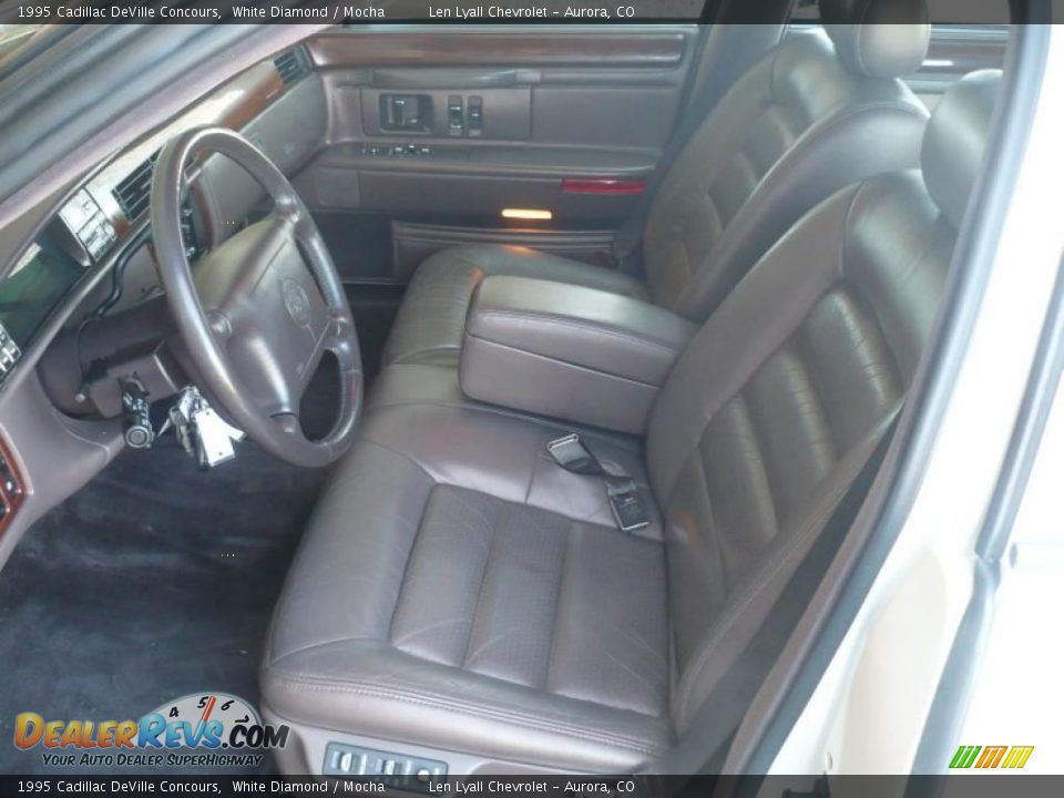 Mocha Interior - 1995 Cadillac DeVille Concours Photo #9