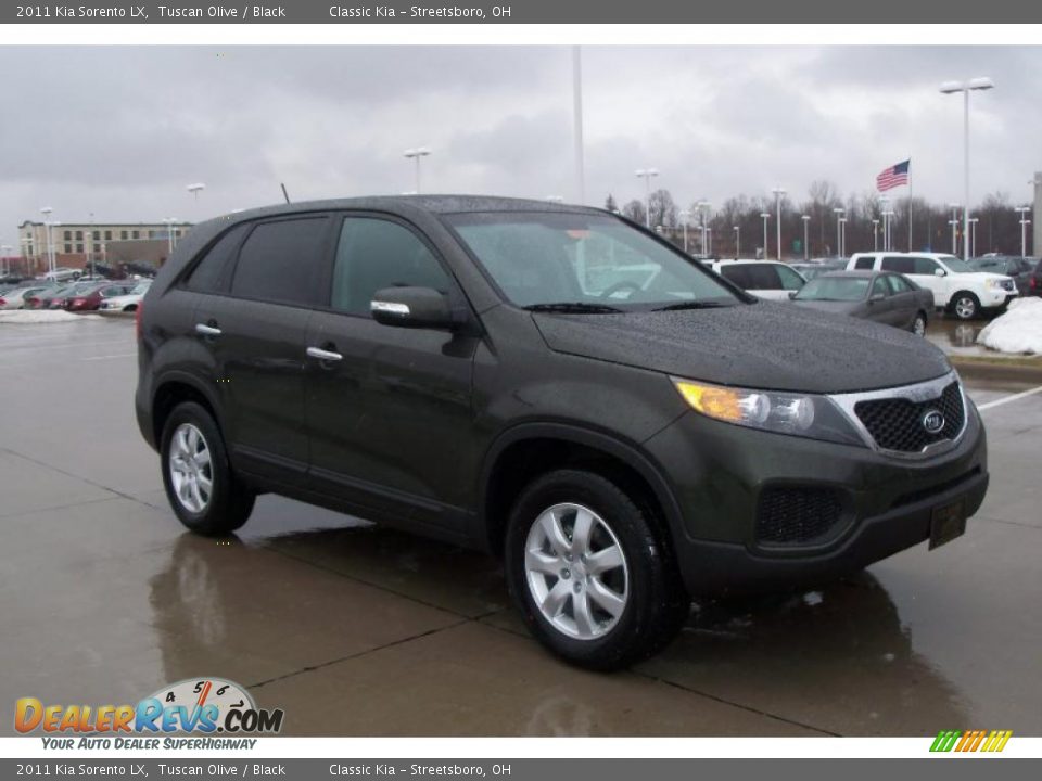 Front 3/4 View of 2011 Kia Sorento LX Photo #1