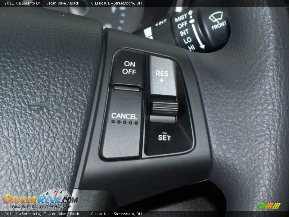 Controls of 2011 Kia Sorento LX Photo #18