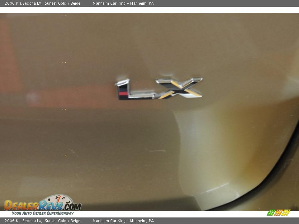 2006 Kia Sedona LX Sunset Gold / Beige Photo #5