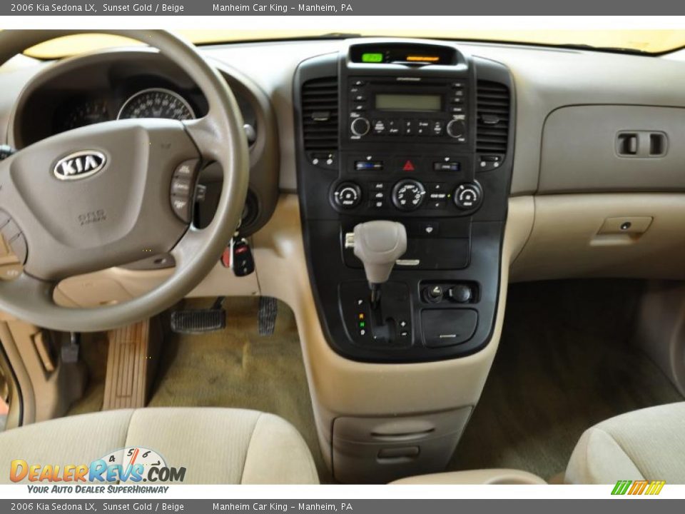2006 Kia Sedona LX Sunset Gold / Beige Photo #6