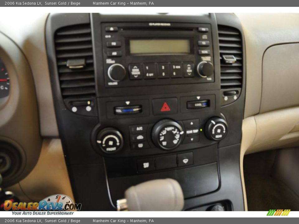 2006 Kia Sedona LX Sunset Gold / Beige Photo #7