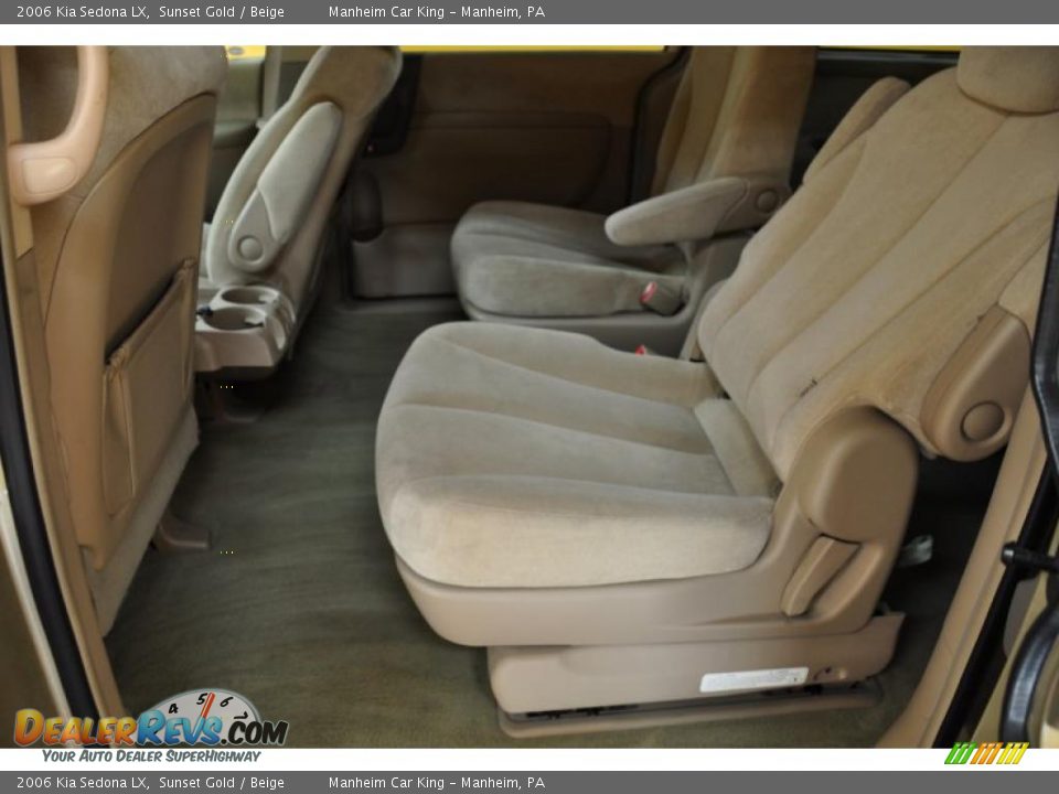 2006 Kia Sedona LX Sunset Gold / Beige Photo #12