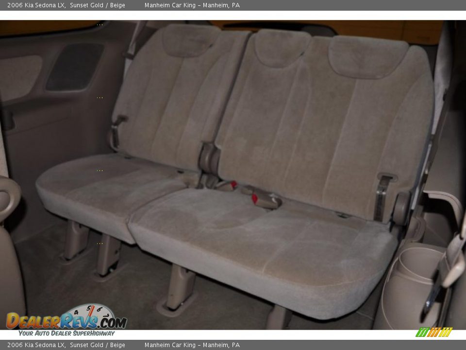 2006 Kia Sedona LX Sunset Gold / Beige Photo #13
