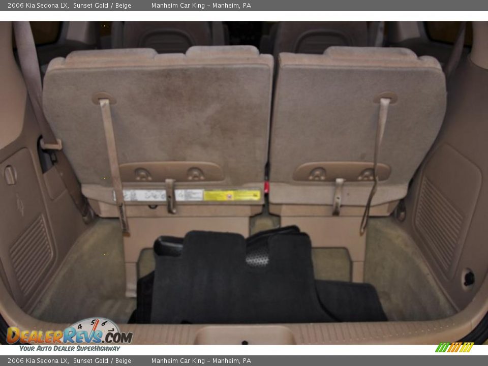 2006 Kia Sedona LX Sunset Gold / Beige Photo #14