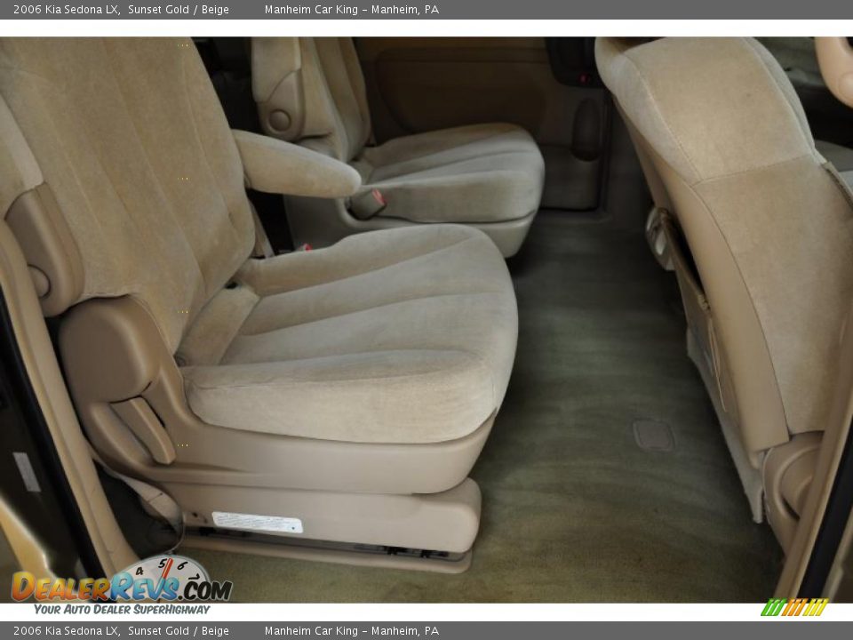 2006 Kia Sedona LX Sunset Gold / Beige Photo #15
