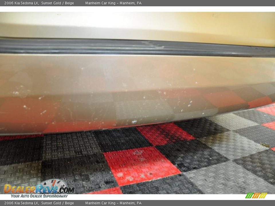 2006 Kia Sedona LX Sunset Gold / Beige Photo #19