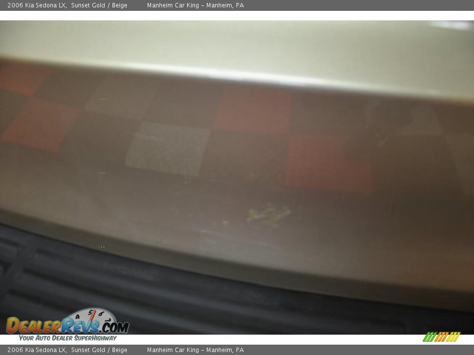 2006 Kia Sedona LX Sunset Gold / Beige Photo #20