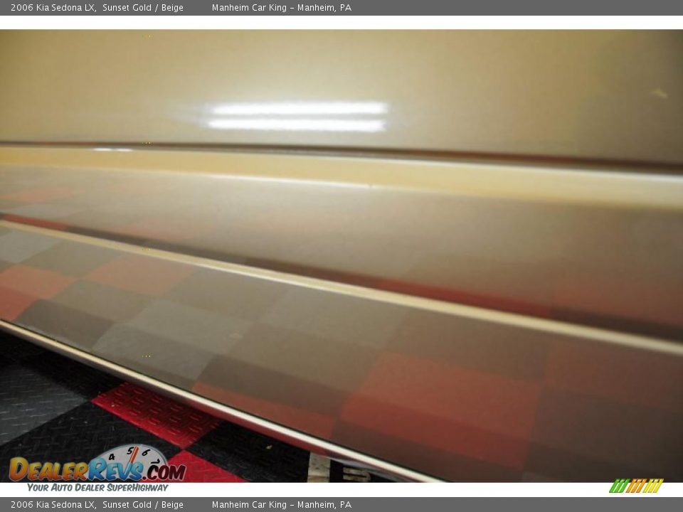 2006 Kia Sedona LX Sunset Gold / Beige Photo #22