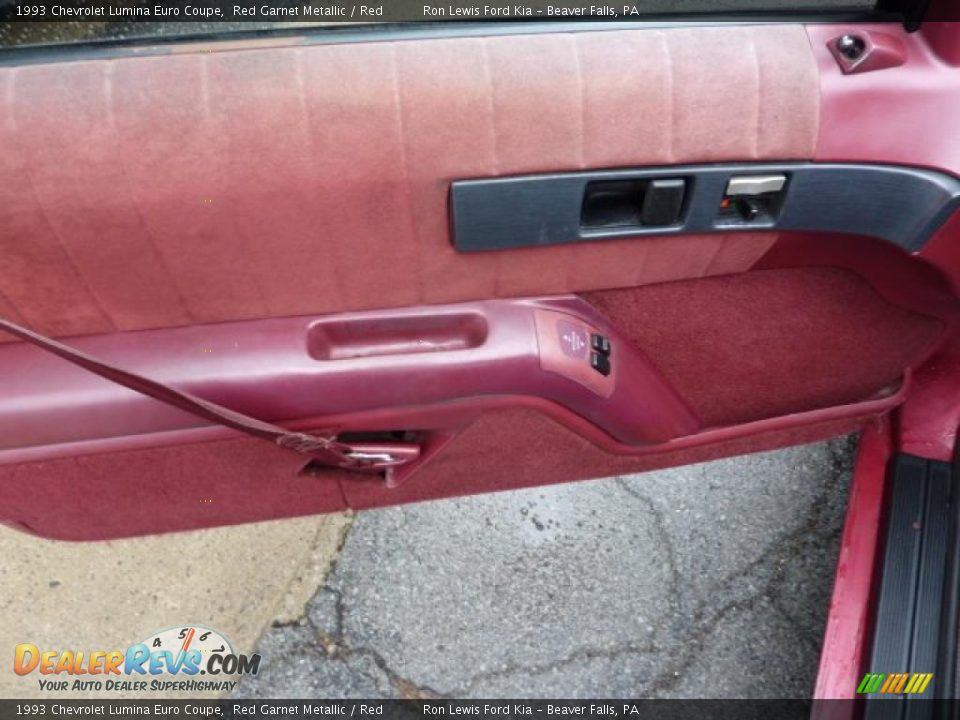 Door Panel of 1993 Chevrolet Lumina Euro Coupe Photo #14