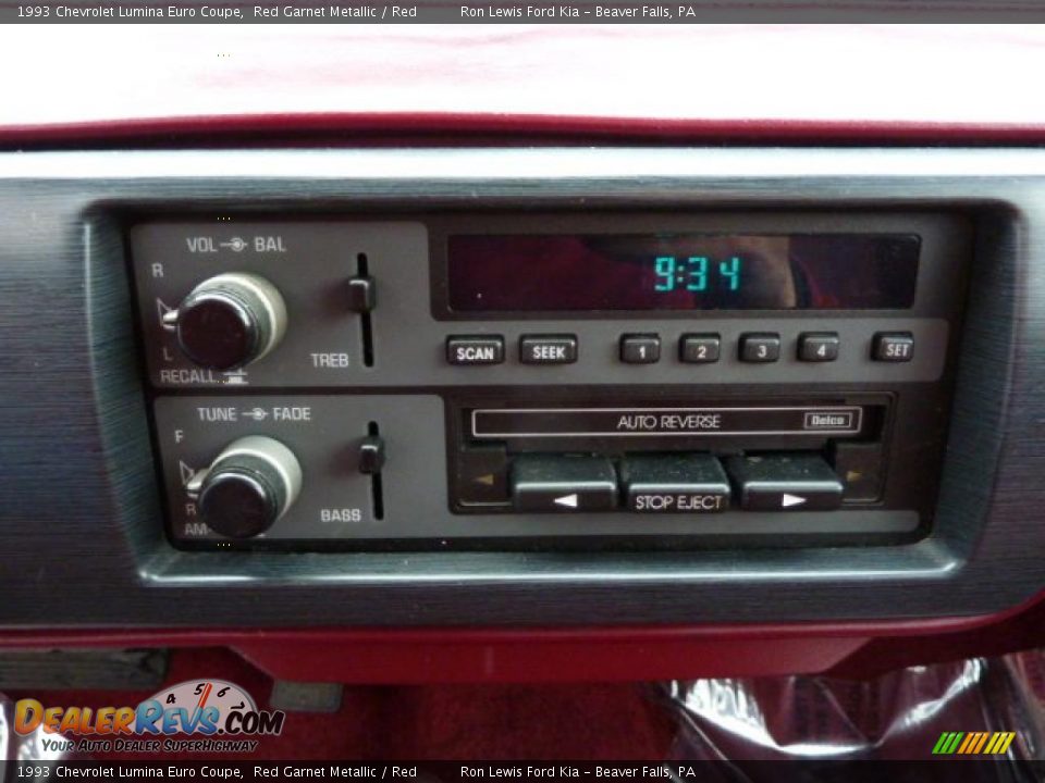 Controls of 1993 Chevrolet Lumina Euro Coupe Photo #22