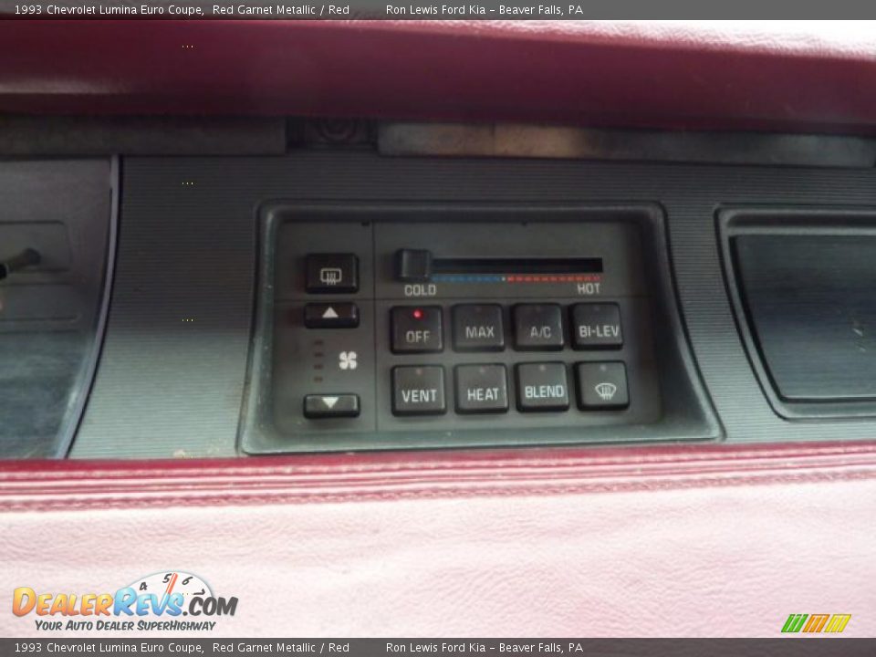 Controls of 1993 Chevrolet Lumina Euro Coupe Photo #23