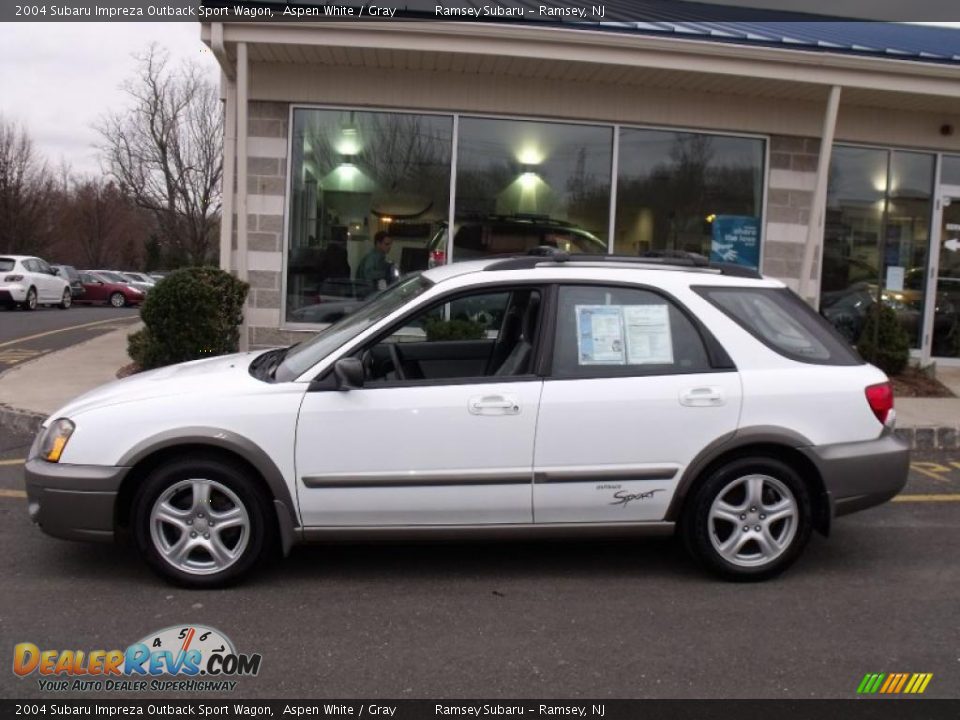 2004 Subaru Impreza Outback Sport Wagon Aspen White / Gray Photo #2