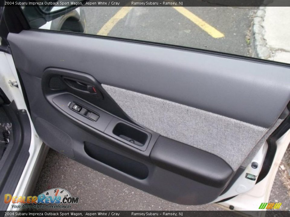 2004 Subaru Impreza Outback Sport Wagon Aspen White / Gray Photo #14
