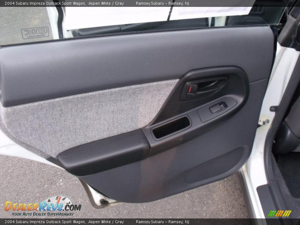 2004 Subaru Impreza Outback Sport Wagon Aspen White / Gray Photo #16