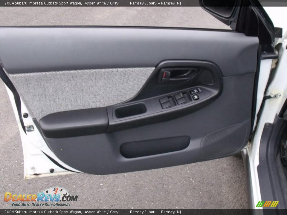 2004 Subaru Impreza Outback Sport Wagon Aspen White / Gray Photo #17