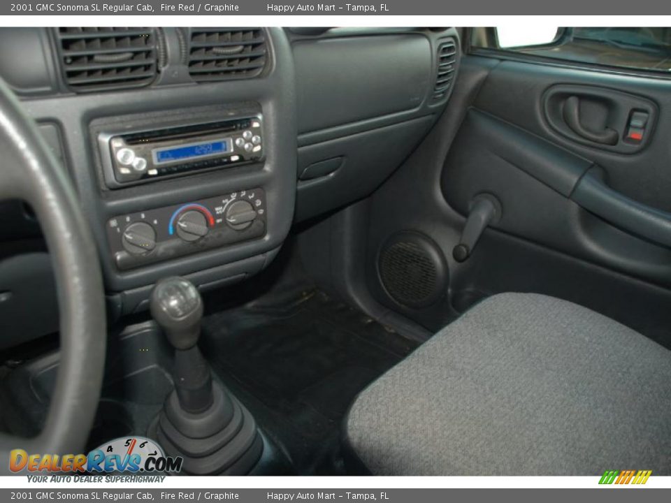 2001 GMC Sonoma SL Regular Cab Fire Red / Graphite Photo #15