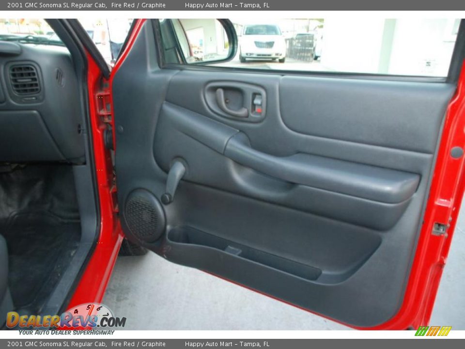 Door Panel of 2001 GMC Sonoma SL Regular Cab Photo #19