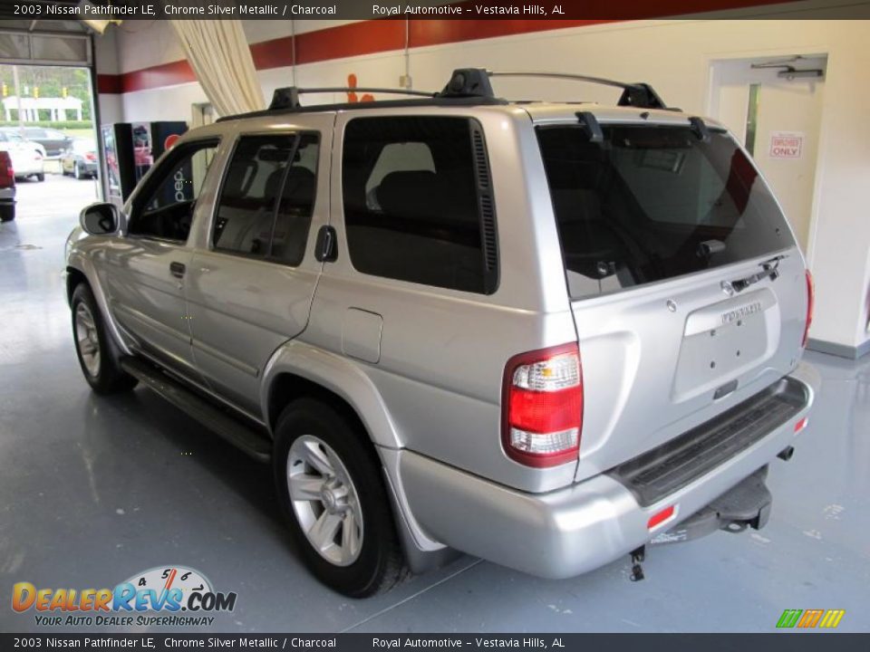 2003 Nissan Pathfinder LE Chrome Silver Metallic / Charcoal Photo #2