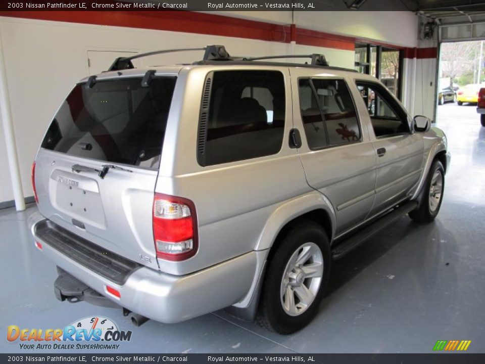 2003 Nissan Pathfinder LE Chrome Silver Metallic / Charcoal Photo #4