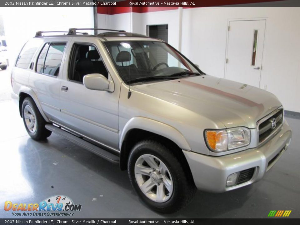 2003 Nissan Pathfinder LE Chrome Silver Metallic / Charcoal Photo #5
