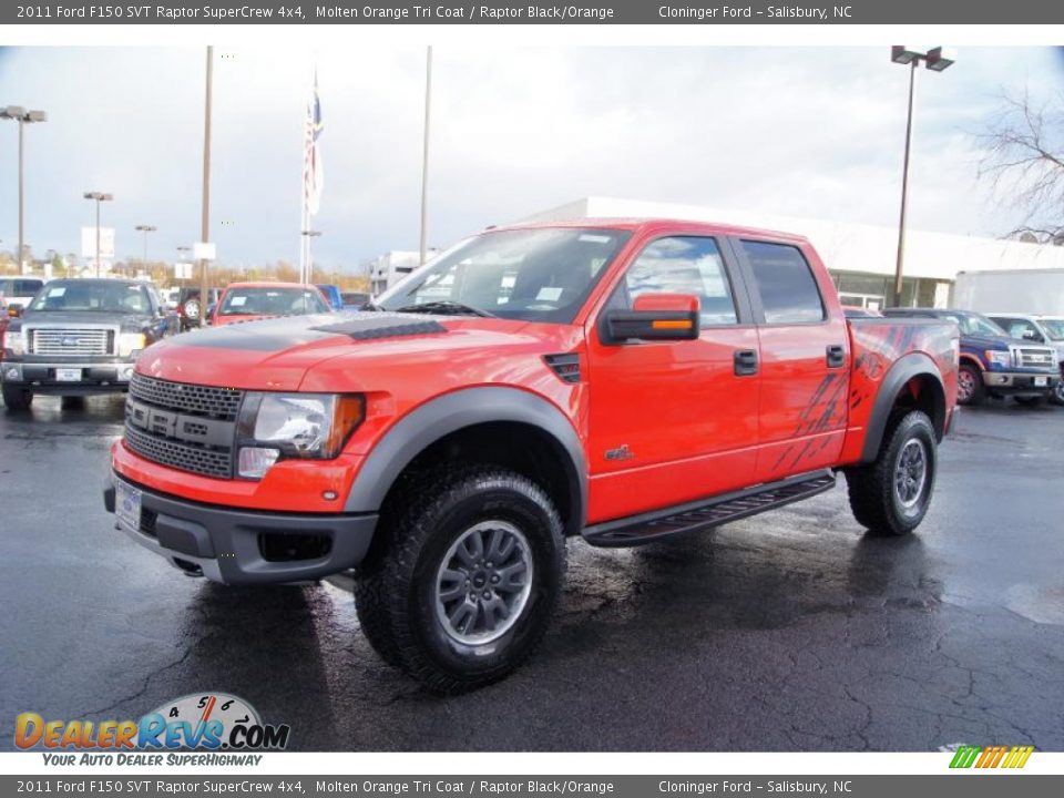 Front 3/4 View of 2011 Ford F150 SVT Raptor SuperCrew 4x4 Photo #4