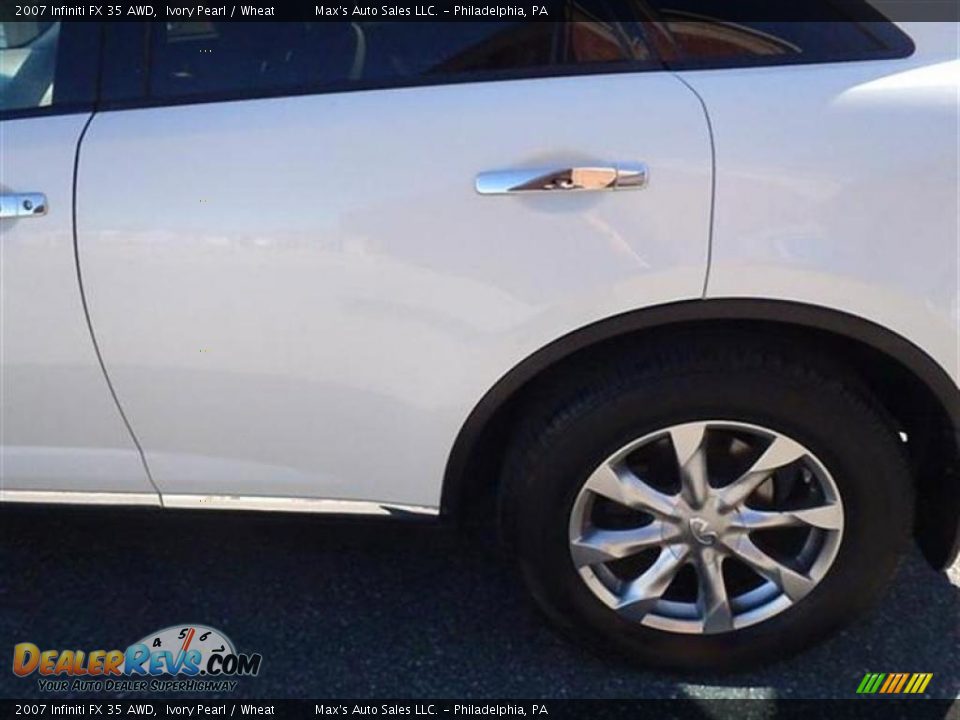2007 Infiniti FX 35 AWD Ivory Pearl / Wheat Photo #18