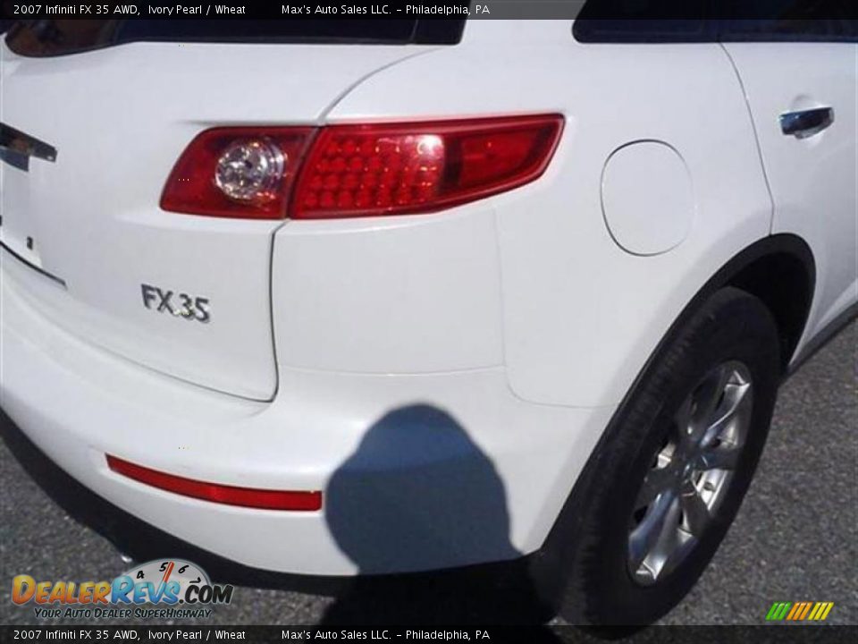 2007 Infiniti FX 35 AWD Ivory Pearl / Wheat Photo #21