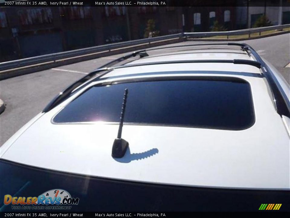 2007 Infiniti FX 35 AWD Ivory Pearl / Wheat Photo #26