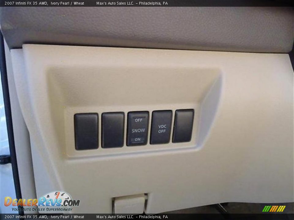 2007 Infiniti FX 35 AWD Ivory Pearl / Wheat Photo #35
