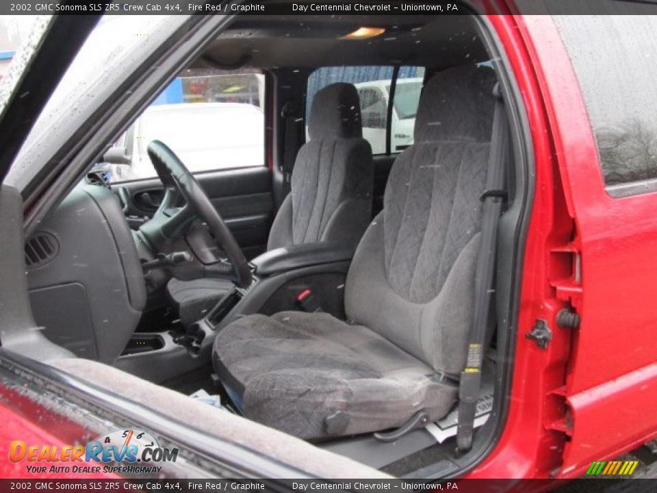 Graphite Interior - 2002 GMC Sonoma SLS ZR5 Crew Cab 4x4 Photo #8