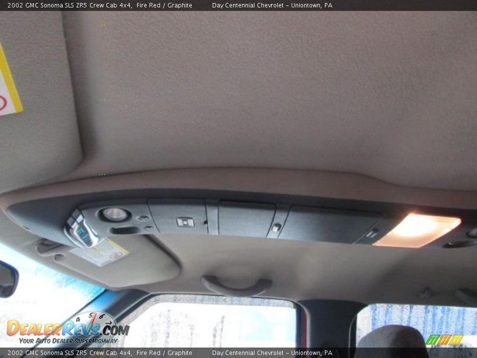 2002 GMC Sonoma SLS ZR5 Crew Cab 4x4 Fire Red / Graphite Photo #11