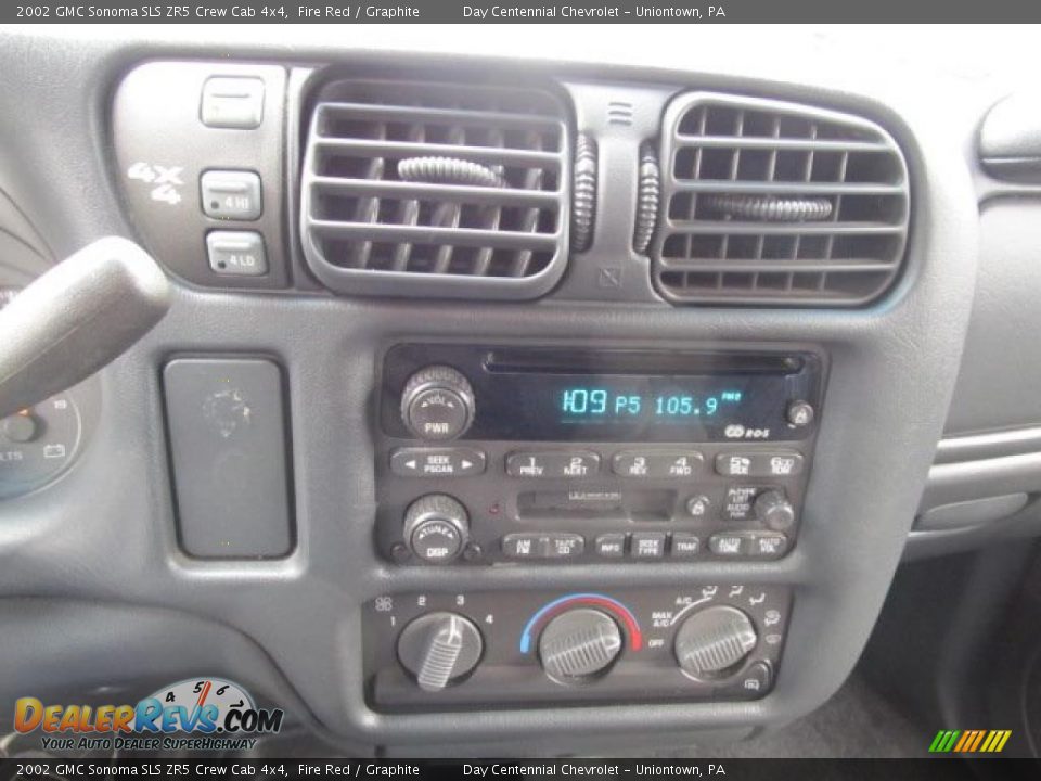 2002 GMC Sonoma SLS ZR5 Crew Cab 4x4 Fire Red / Graphite Photo #12