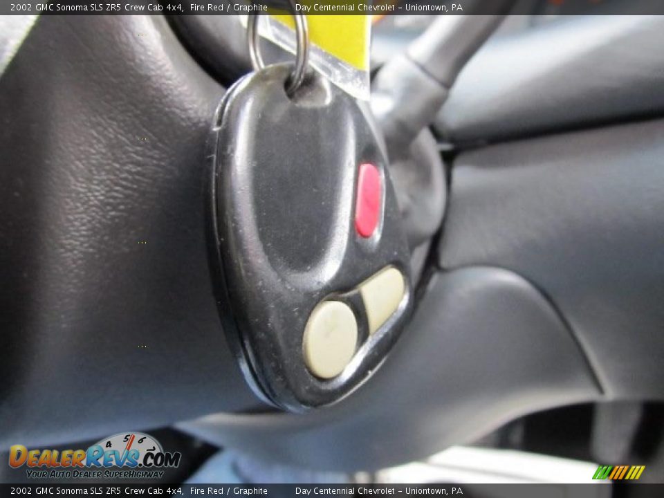 2002 GMC Sonoma SLS ZR5 Crew Cab 4x4 Fire Red / Graphite Photo #13