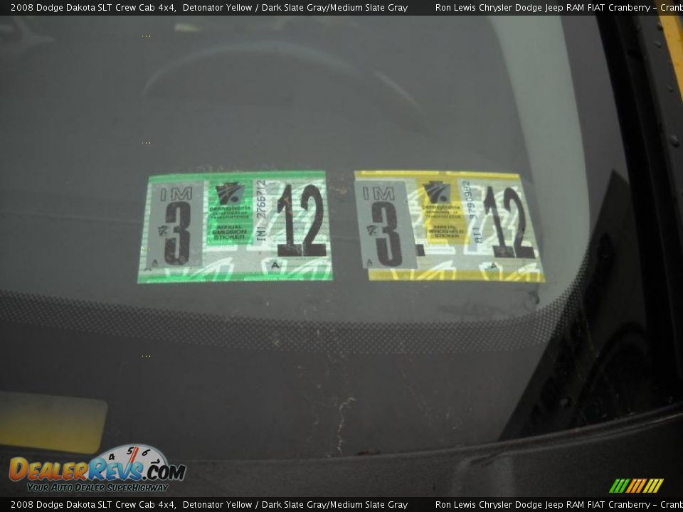 2008 Dodge Dakota SLT Crew Cab 4x4 Detonator Yellow / Dark Slate Gray/Medium Slate Gray Photo #15