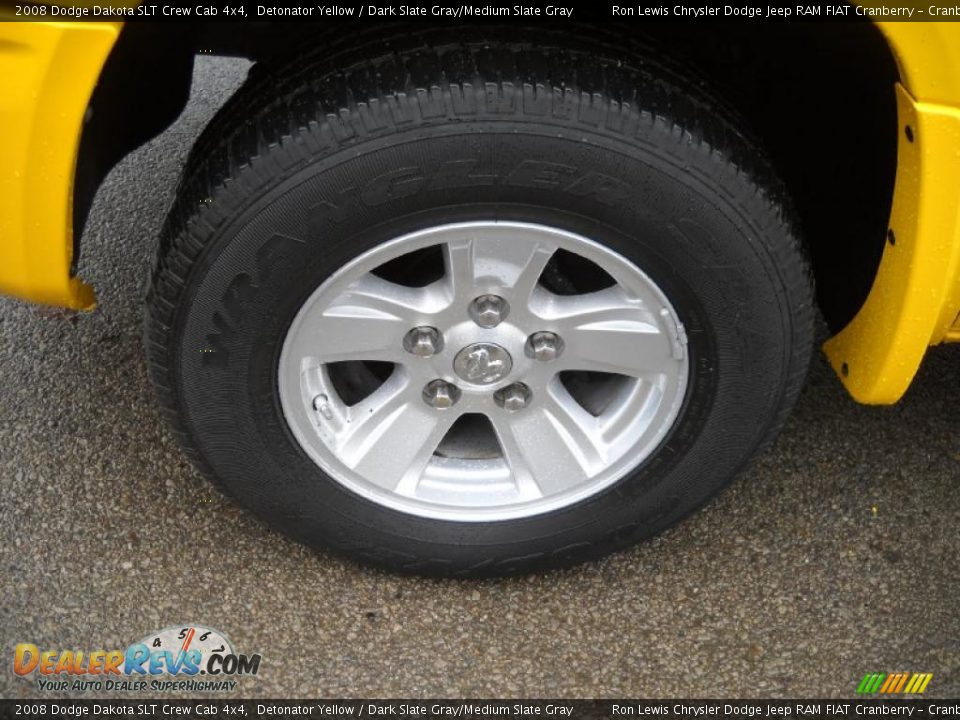 2008 Dodge Dakota SLT Crew Cab 4x4 Detonator Yellow / Dark Slate Gray/Medium Slate Gray Photo #17