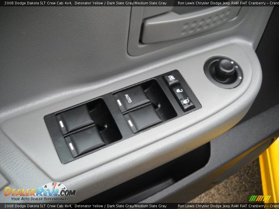 2008 Dodge Dakota SLT Crew Cab 4x4 Detonator Yellow / Dark Slate Gray/Medium Slate Gray Photo #21