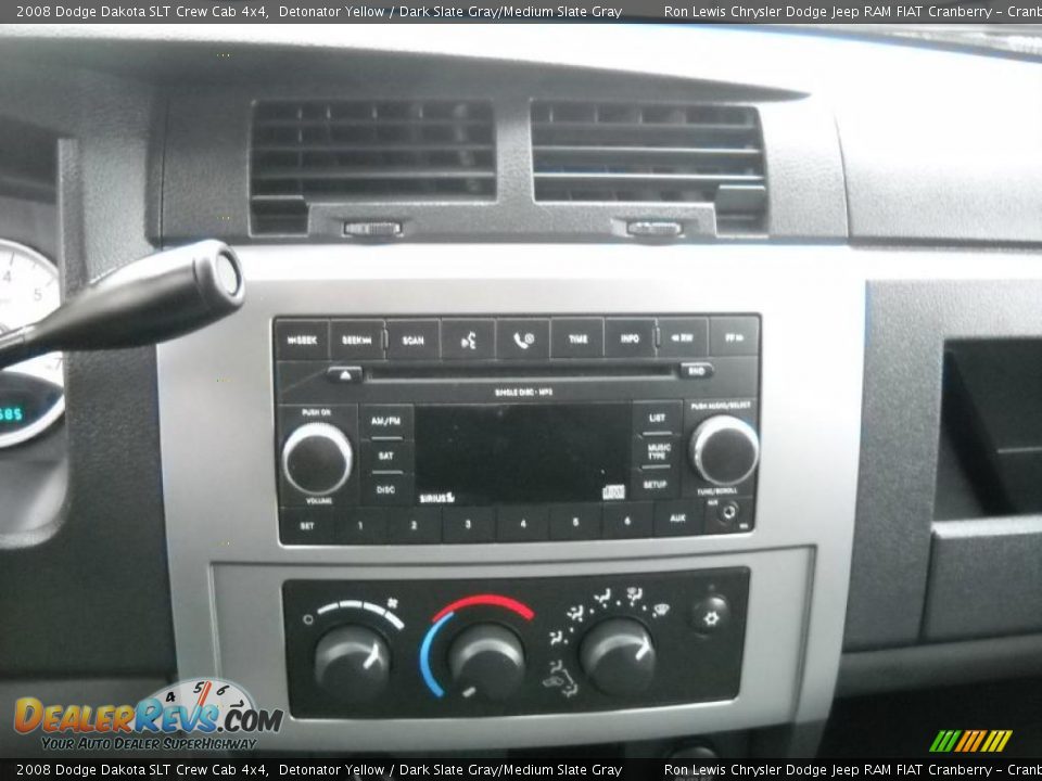 2008 Dodge Dakota SLT Crew Cab 4x4 Detonator Yellow / Dark Slate Gray/Medium Slate Gray Photo #22