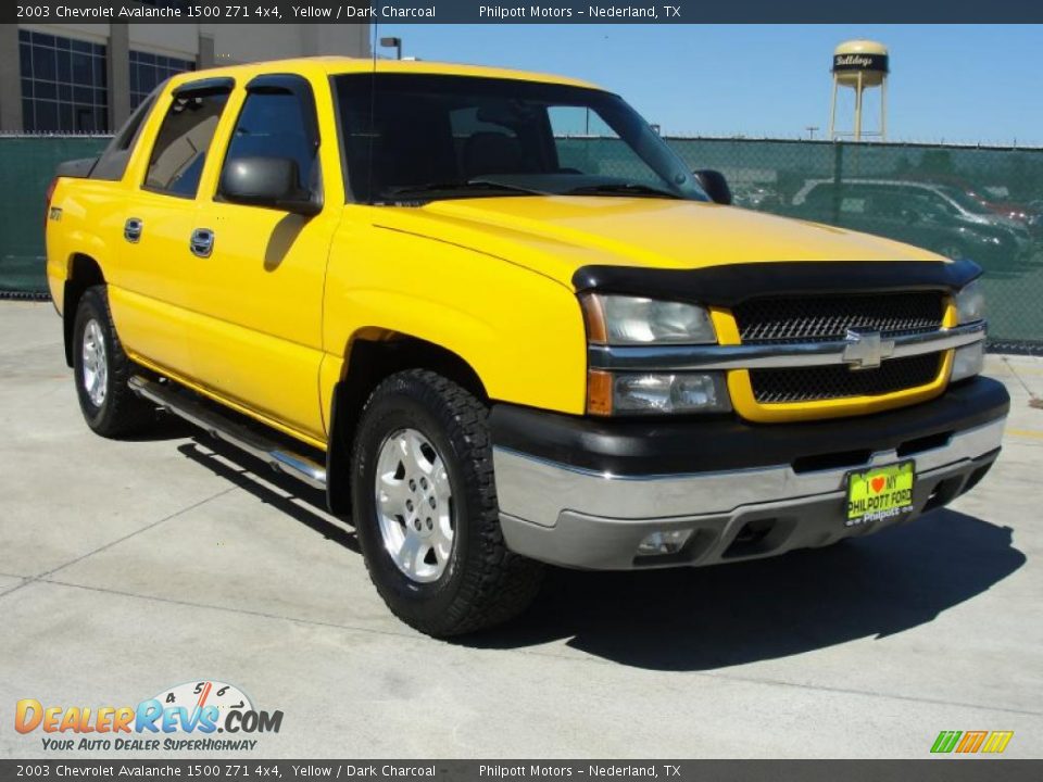 2003 Chevrolet Avalanche 1500 Z71 4x4 Yellow / Dark Charcoal Photo #1