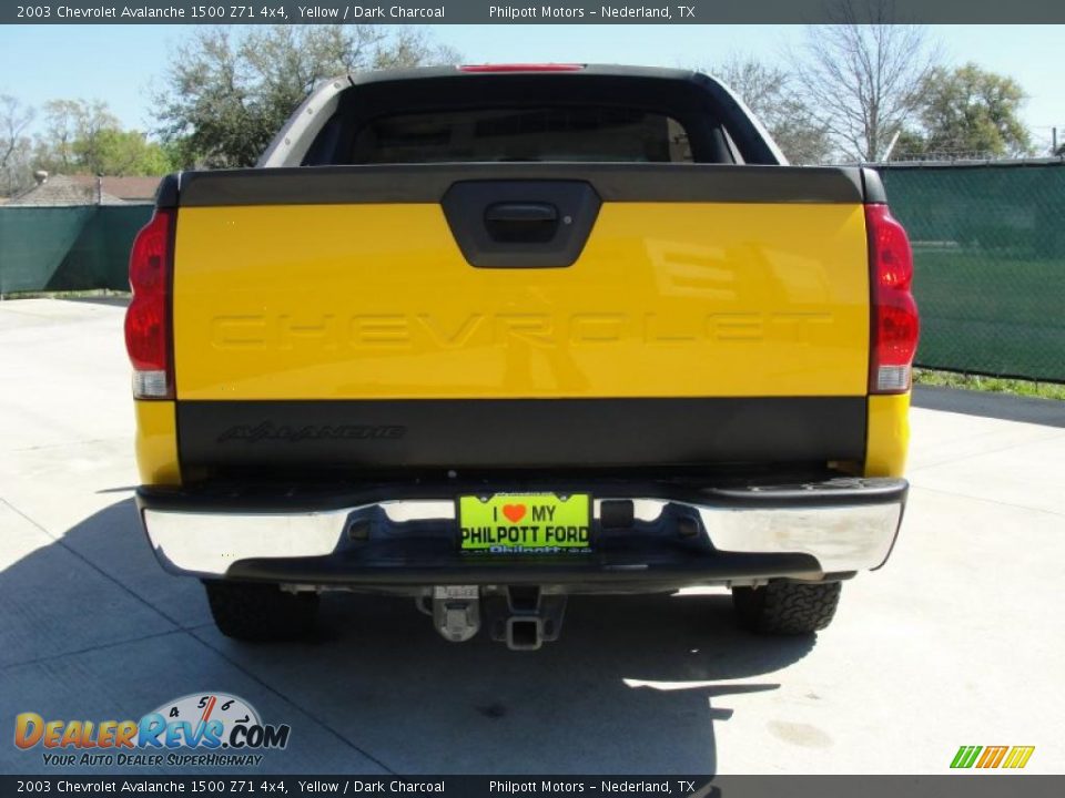 2003 Chevrolet Avalanche 1500 Z71 4x4 Yellow / Dark Charcoal Photo #4